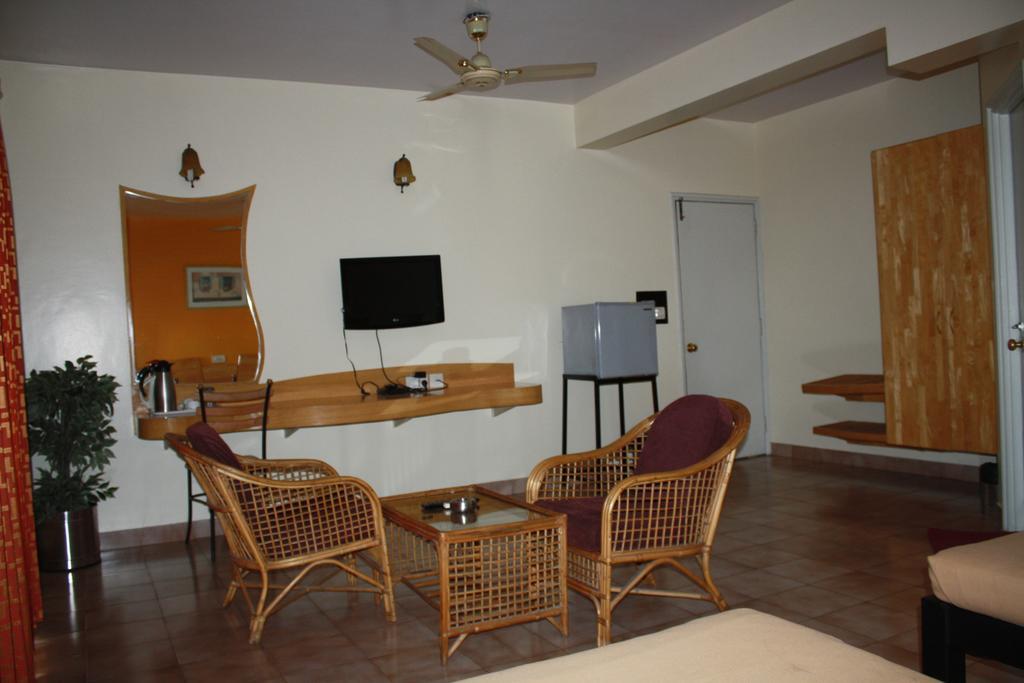 Tom'S Hotel Bangalore Buitenkant foto