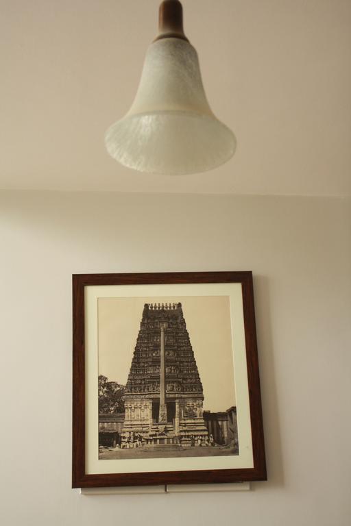 Tom'S Hotel Bangalore Buitenkant foto