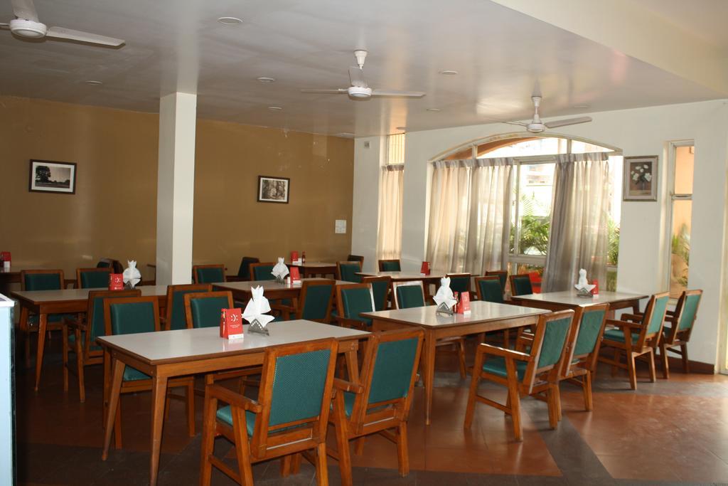 Tom'S Hotel Bangalore Buitenkant foto