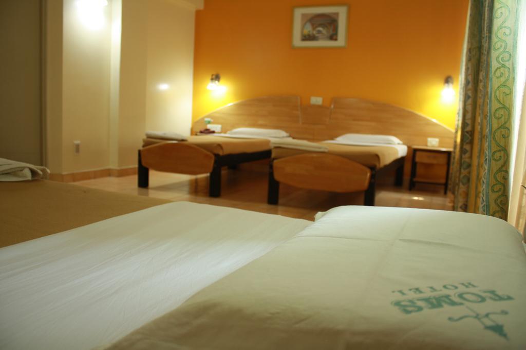 Tom'S Hotel Bangalore Buitenkant foto