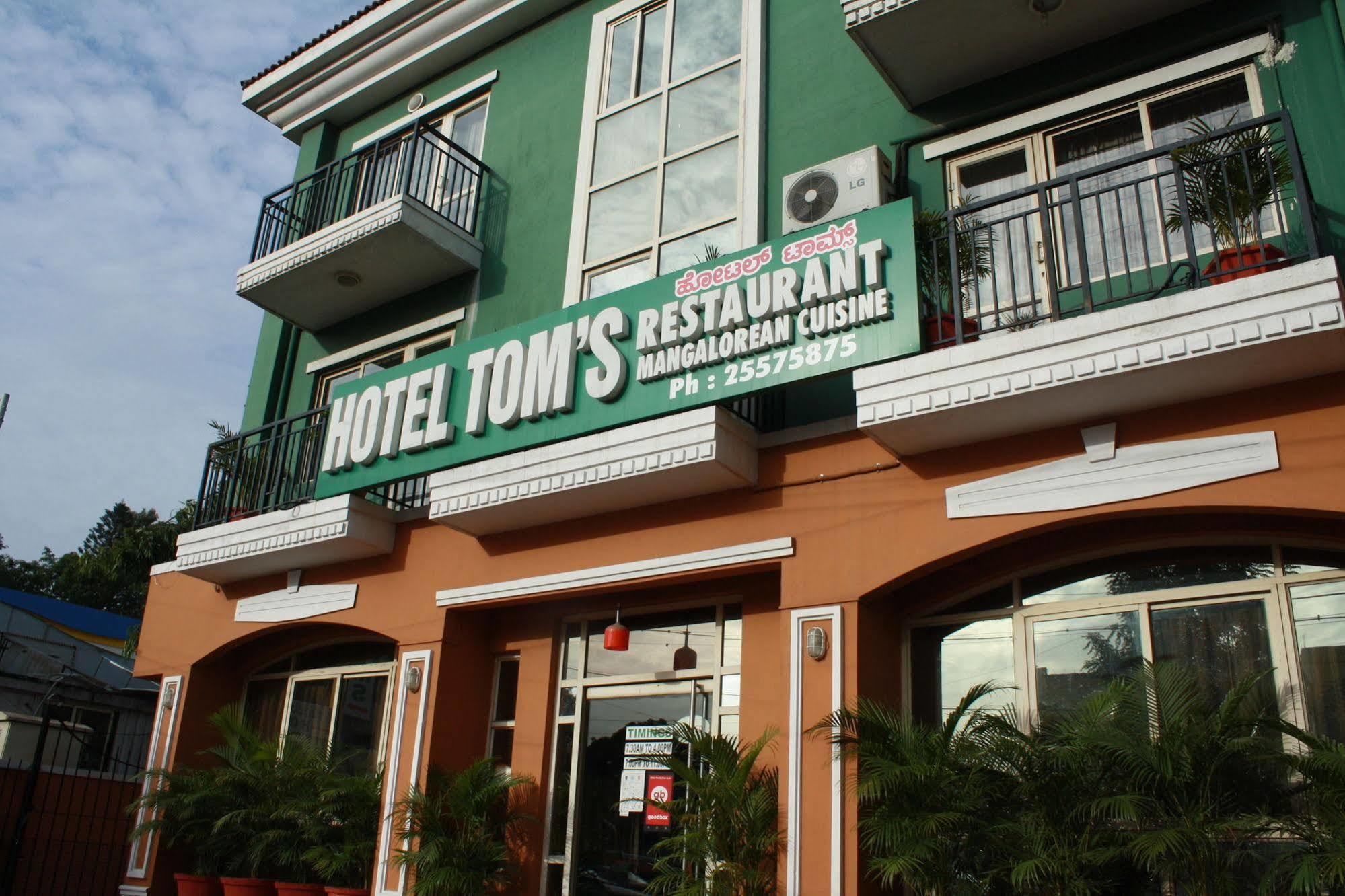 Tom'S Hotel Bangalore Buitenkant foto