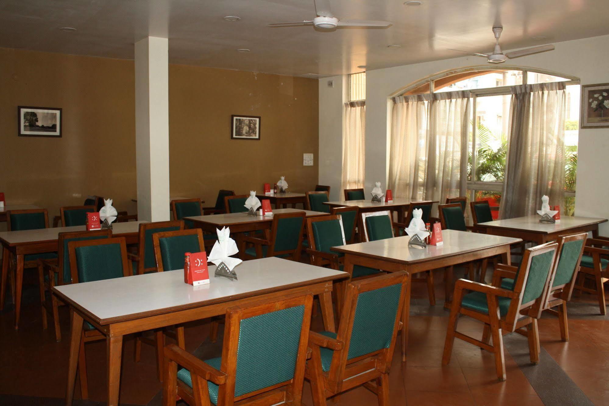 Tom'S Hotel Bangalore Buitenkant foto